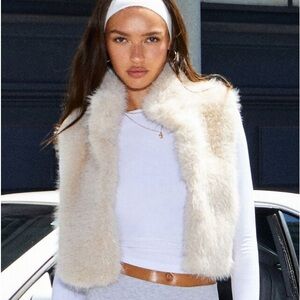 Nwots Import  Heat Wave High Quality Faux Fur Vest Size women’s Small